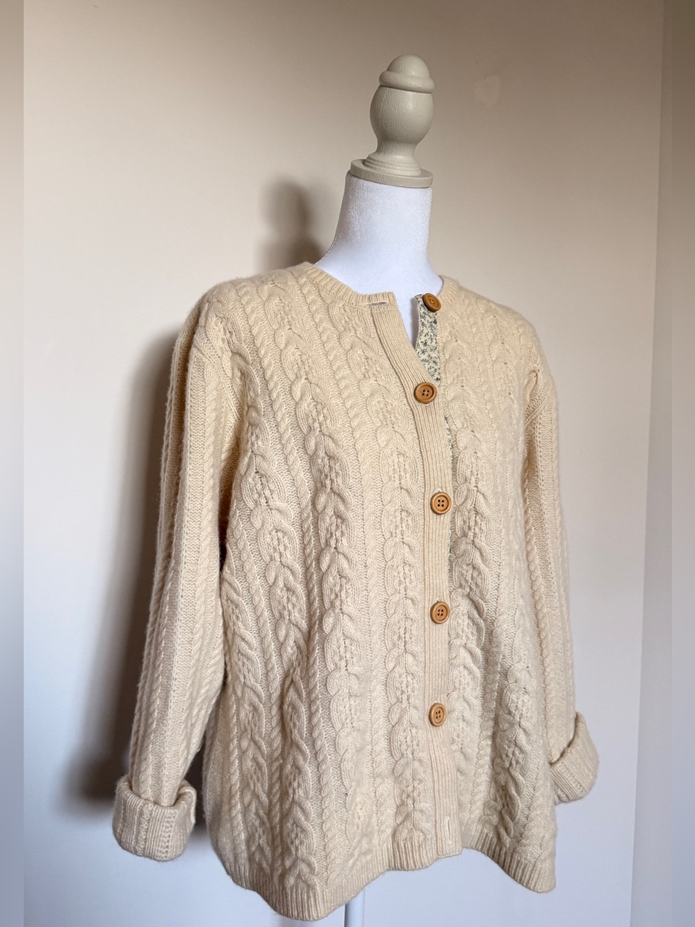Vintage Eddie Bauer Wool Cream Cable Knit Button-Front Women’s Sweater Cardigan